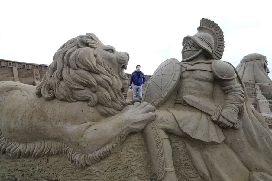 مهرجان التماثيل الرملية في تركيا إبداع فني مُتميّز