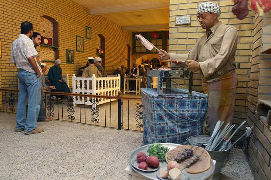 صورة يظهر فيها مطعم عراقي في المتحف البغدادي