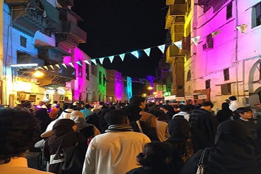 صورة لزوار مهرجان جدة التاريخية