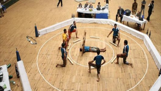 الزورخانة رياضة شعبية قديمة تعود للانتشار في العراق